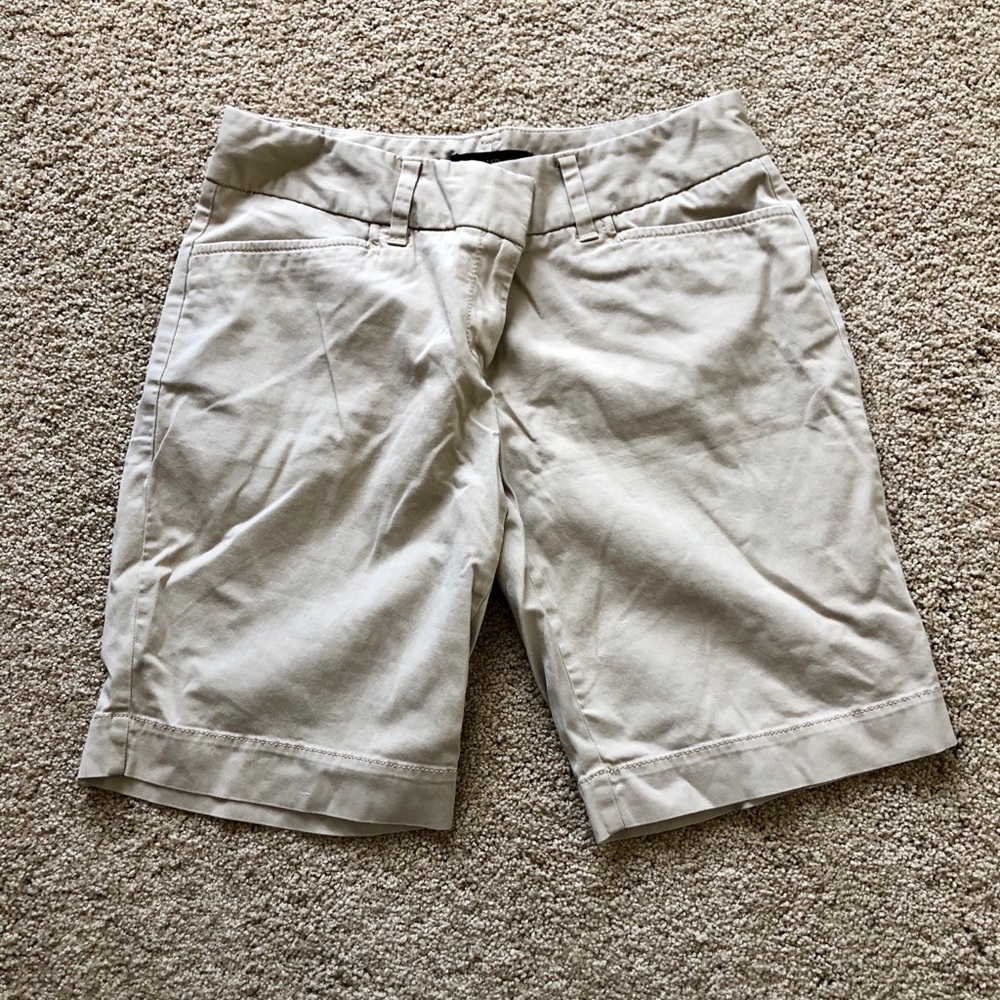 The limited khaki trousers pocket Bermuda shorts